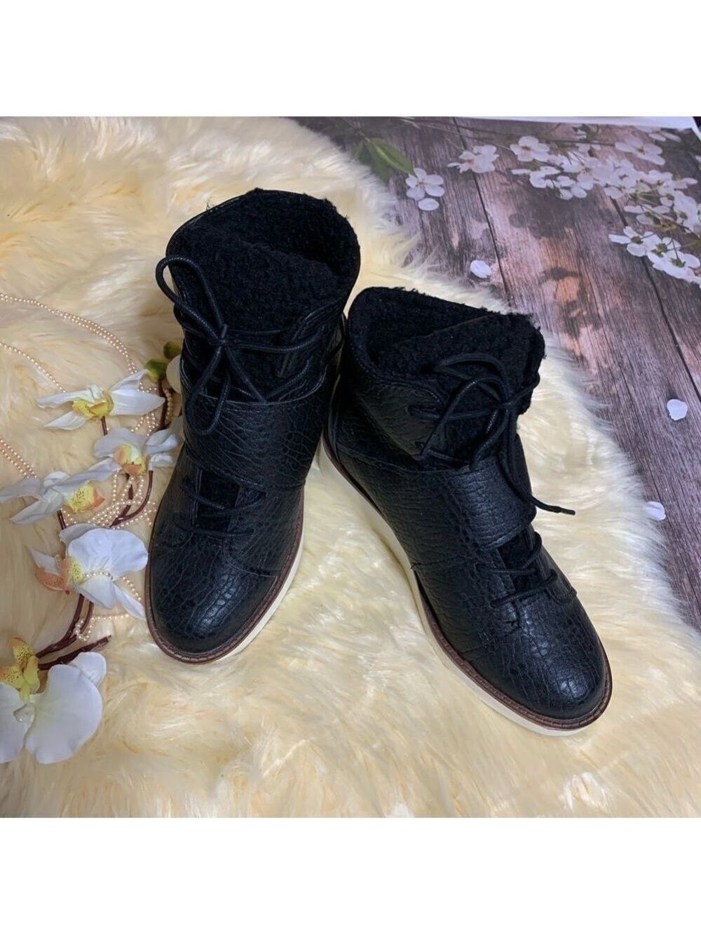 Vera Wang Black Winter Ankle Boots Size 8.5